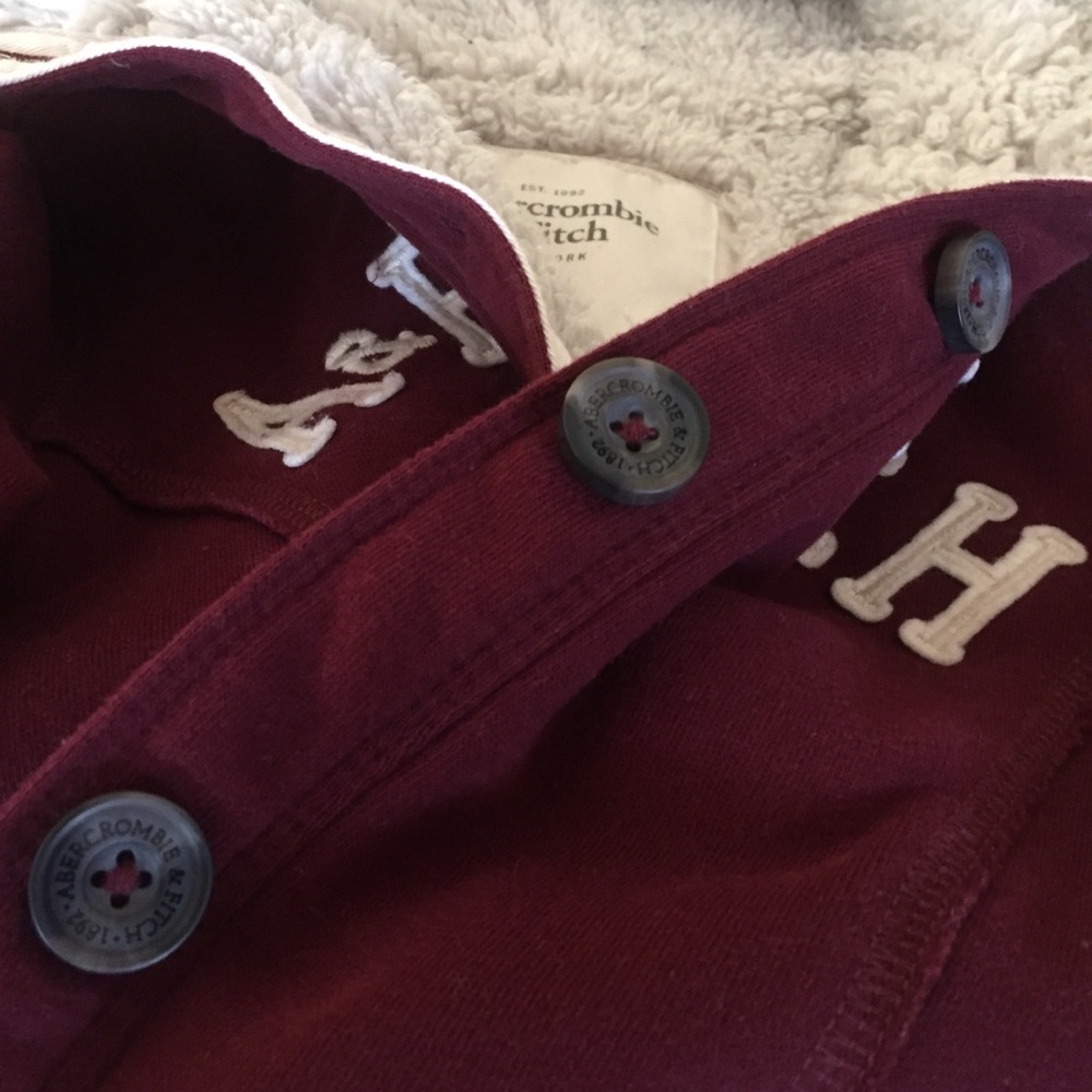 Burgundy sweater - Picture 3 of 3